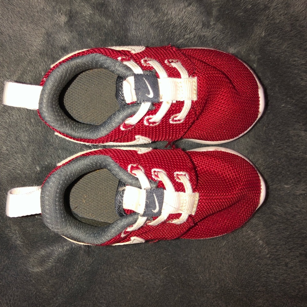 Toddler Nike red and white slip ons US 5C